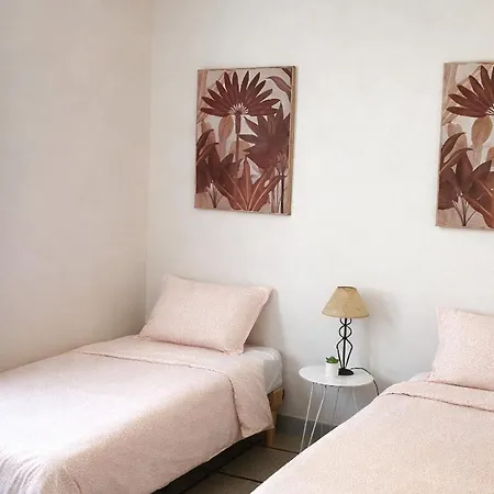 Maison De Confortable, à Pied - La Tranche-sur-mer, 6 Pers., Wifi, Parking, 500m² Terrain - Fr-1-22-364 *